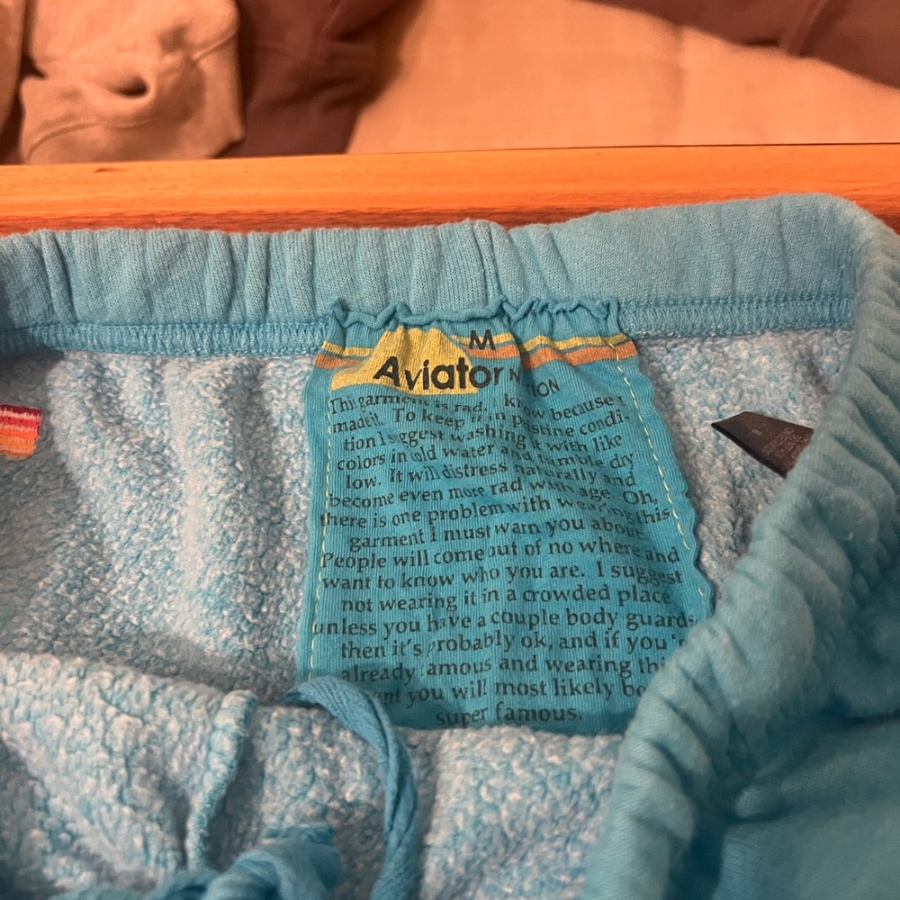 COPY - Turquoise AV sweatpants
Medium
Good used condition